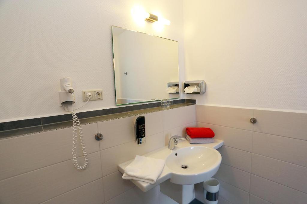 Hotel 7 Saeulen Gmbh Dessau-Rosslau Quarto foto